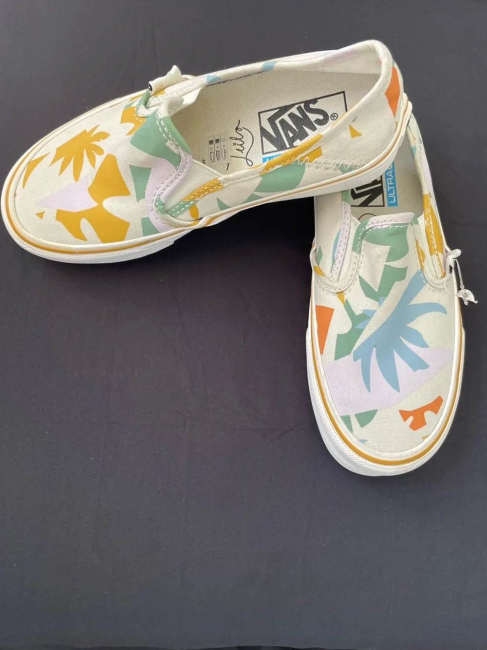 Vans x Leila Hurst Slip-On SF Abstract‎ Leaf Sneakers - Size 5